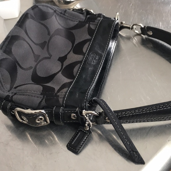 Coach/ Medium/ ZOE/ Black Signature /Jacquard/ Bag - Picture 6 of 6